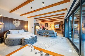 Grand Paradise Resort