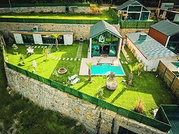 Grand Paradise Resort