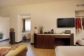 Palazzo Serpe Suites near Colosseum