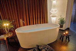 Palazzo Serpe Suites near Colosseum