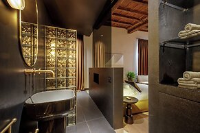 Palazzo Serpe Suites near Colosseum