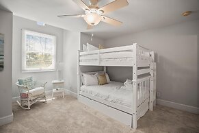 Spacious 7 Bedroom 5.5 Bath on Ocean Creek Golf Course!