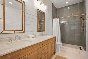 Spacious 7 Bedroom 5.5 Bath on Ocean Creek Golf Course!