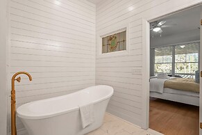 Spacious 7 Bedroom 5.5 Bath on Ocean Creek Golf Course!