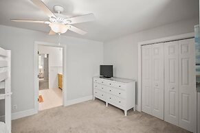 Spacious 7 Bedroom 5.5 Bath on Ocean Creek Golf Course!