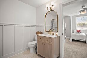 Spacious 7 Bedroom 5.5 Bath on Ocean Creek Golf Course!