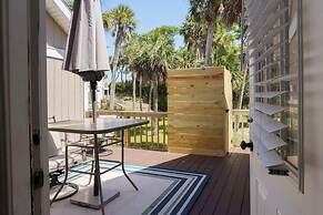 Charming 3-bed, 2-bath Home With Wonderful Views of the Golf Course