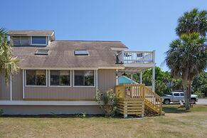Charming 3-bed, 2-bath Home With Wonderful Views of the Golf Course