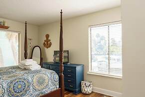 Charming 3-bed, 2-bath Home With Wonderful Views of the Golf Course