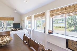 Charming 3-bed, 2-bath Home With Wonderful Views of the Golf Course