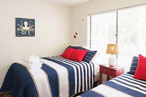 Charming 3-bed, 2-bath Home With Wonderful Views of the Golf Course