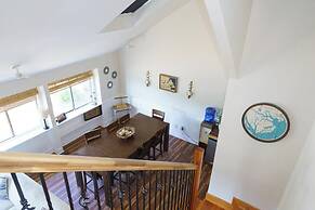 Charming 3-bed, 2-bath Home With Wonderful Views of the Golf Course