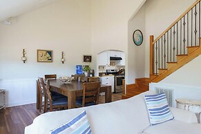 Charming 3-bed, 2-bath Home With Wonderful Views of the Golf Course