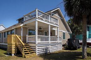 Charming 3-bed, 2-bath Home With Wonderful Views of the Golf Course