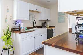 Charming 3-bed, 2-bath Home With Wonderful Views of the Golf Course