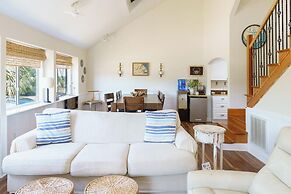 Charming 3-bed, 2-bath Home With Wonderful Views of the Golf Course