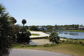 Charming 3-bed, 2-bath Home With Wonderful Views of the Golf Course