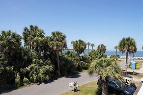 Charming 3-bed, 2-bath Home With Wonderful Views of the Golf Course