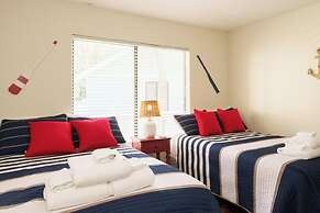 Charming 3-bed, 2-bath Home With Wonderful Views of the Golf Course