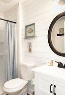 Charming 3-bed, 2-bath Home With Wonderful Views of the Golf Course