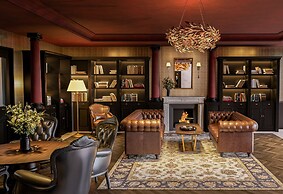 MYTHIC SANA Downtown Suites - New Opening