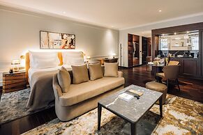MYTHIC SANA Downtown Suites - New Opening