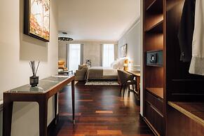 MYTHIC SANA Downtown Suites - New Opening