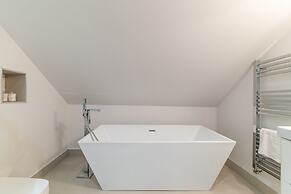 Chelmsford Loft 5 Penthouse