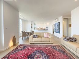Le Duplex in Cannes With 4 Bedrooms and 3 Bathrooms