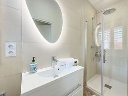 Le Duplex in Cannes With 4 Bedrooms and 3 Bathrooms