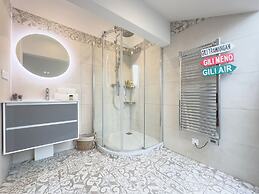 Le Duplex in Cannes With 4 Bedrooms and 3 Bathrooms