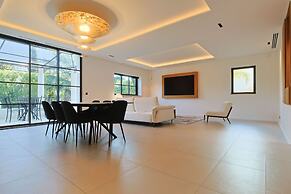 Villa Deva - 5 Bedrooms - Heated Pool