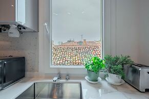 Venetian Alcove