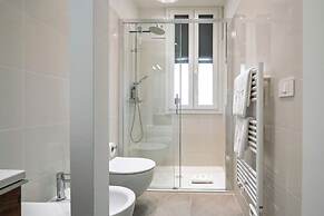 Venetian Alcove