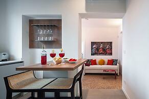 Venetian Alcove