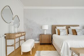 Coastline Arrabida Villa by Cadenzalux