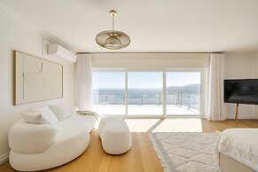 Coastline Arrabida Villa by Cadenzalux