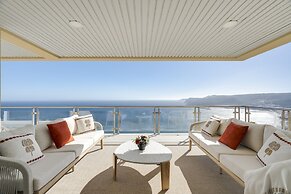 Coastline Arrabida Villa by Cadenzalux