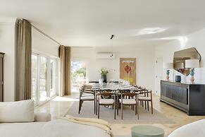 Coastline Arrabida Villa by Cadenzalux
