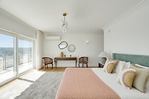 Coastline Arrabida Villa by Cadenzalux