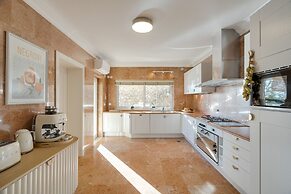 Coastline Arrabida Villa by Cadenzalux