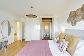 Coastline Arrabida Villa by Cadenzalux