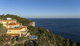 Coastline Arrabida Villa by Cadenzalux