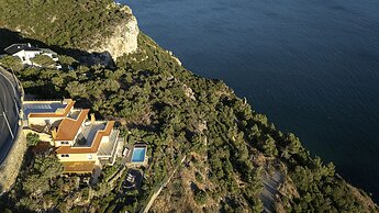 Coastline Arrabida Villa by Cadenzalux