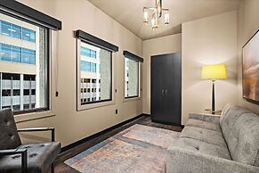 Force on 5th Avenue Hotel