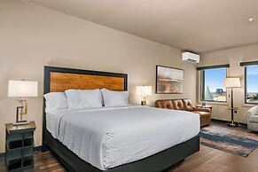 Force on 5th Avenue Hotel