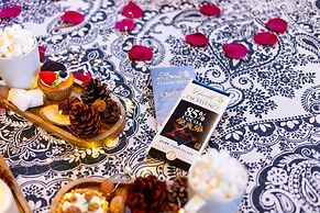 Couples Refuge by Ghosal Luxury Lodging