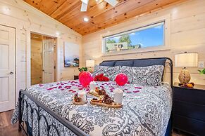 Couples Refuge by Ghosal Luxury Lodging