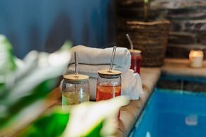 Couples Refuge by Ghosal Luxury Lodging