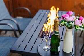 Couples Refuge by Ghosal Luxury Lodging